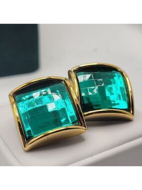 ✨2/$10✨ Emerald Green Square Clip on Earrings 1''